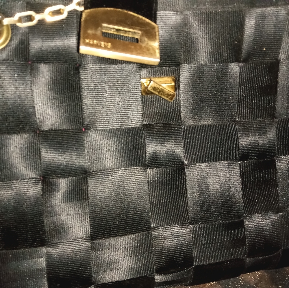 Harvey purse